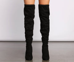Ein schicker Look: Overknee-Stiefel mit Blockabsatz