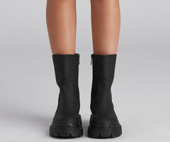 Botas con suela dentada de She's Trendy