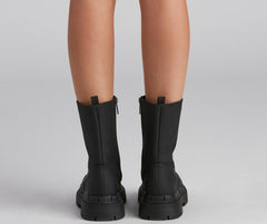 Botas con suela dentada de She's Trendy