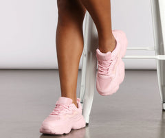 Klobige Sneakers mit Farbakzenten