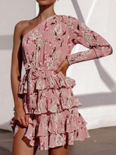 Elegante Skaterkleider mit One-Shoulder-Print