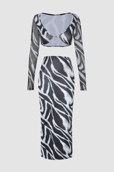 Conjunto de top corto y falda con escote en V profundo