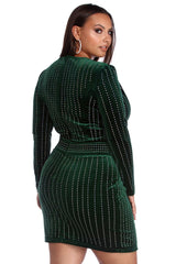 Plus Cassie Samt-Wickelkleider