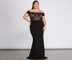 Plus Layla Formal Lace Dresses