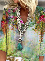 Camisas y tops con cuello en V y estampados florales de talla grande