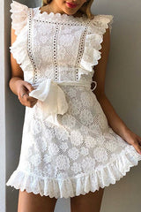 Vestido mini con ojales en blanco puro de One Wish