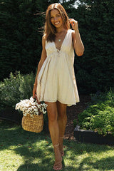 Embrace The Love – Babydoll-Minikleid mit V-Ausschnitt und A-Linie