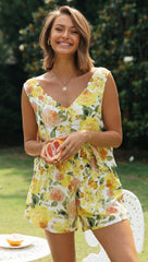 Gelbes Set aus Tanktop und Shorts mit Blumenmuster