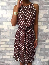 Vestidos casuales skater sin mangas con cuello halter y estampado de lunares