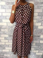 Vestidos casuales skater sin mangas con cuello halter y estampado de lunares