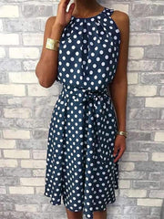 Vestidos casuales skater sin mangas con cuello halter y estampado de lunares