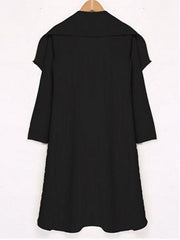 Gabardinas con solapas brillantes y dobladillos asimétricos lisos