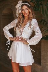 Minivestido acampanado con bordado floral de encaje