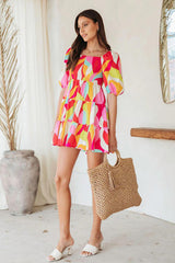 Vestido mini fruncido con mangas abullonadas y estampado atrevido