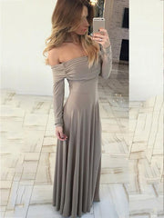 Vestido de noche con hombros descubiertos