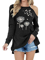 Ein schulterfreies, blumenbedrucktes Damen-T-Shirt mit langem Schnitt