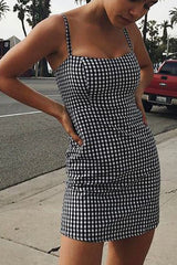 Vestido corto recto de cuadros escoceses con espagueti