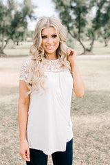 Romantische Bluse mit Spitzenstickerei