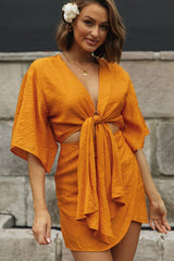 Impresionante minivestido elegante de manga corta