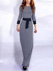 Bonito vestido largo de manga larga hasta el suelo