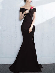 Vestido de noche de sirena con hombros descubiertos