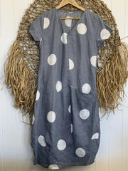 Vestidos casuales de mezcla de algodón con cuello en V y lunares