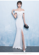 Diva – Trägerloses, hochgeschlitztes Abendkleid