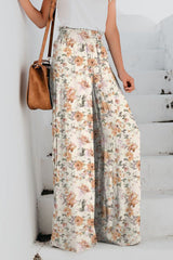 Pantalones anchos y fruncidos para tomar unas vacaciones