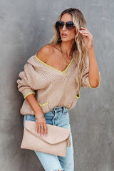 Suéter de punto con capucha y cuello en V "It's Your Love"