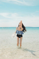 Bikini azul vaquero con dobladillo con volantes