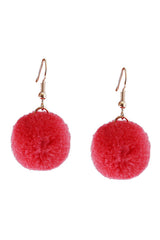 Collar étnico y pendientes esponjosos