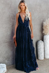 Vestido largo sin espalda con encaje floral de Ángel disfrazado