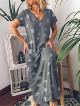 Vestido recto informal con cuello en V y estampado de lunares