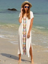 Maxikleid mit seitlichem Schlitz und Platzierungsdruck