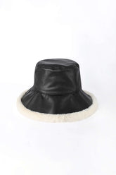 Sombrero de pescador de cuero con ribete de piel sintética