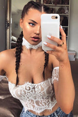 Schulterfreie Dessous aus Spitze