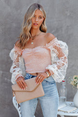 Top corto con bordado de encaje elegido para ti