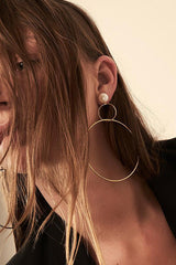 Pendientes de aro con dije de perla