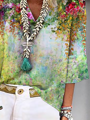 Camisas y tops con cuello en V y estampados florales de talla grande