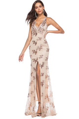 Vestido largo con lentejuelas y cola de pez