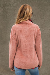 Top de peluche con bolsillo "Te amo más"