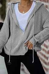 Abrigo con capucha y suéter informal con cremallera