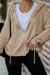 Abrigo con capucha y suéter informal con cremallera