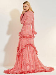 Vestido de noche con escote en V y encaje a cuadros