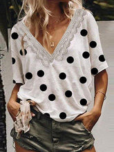 Camisetas de moda para mujer con cuello en V y patchwork de encaje de lunares