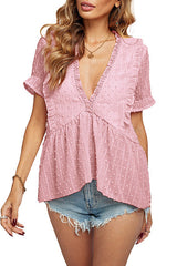 Nehmen Sie das trendige Spitzentop mit Schweizer Punkten an