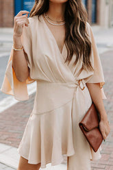 Feminine Love Cape – Kurzärmliges Mini-Wickelkleid