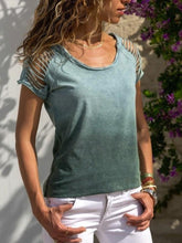 Camiseta de algodón puro de manga corta con degradado de alta calidad.