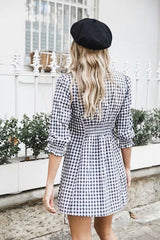 Vestido de media manga con escote en V y estampado de roca