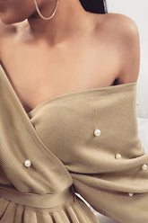 Suéter de cuello en V con perla de corazón de océano